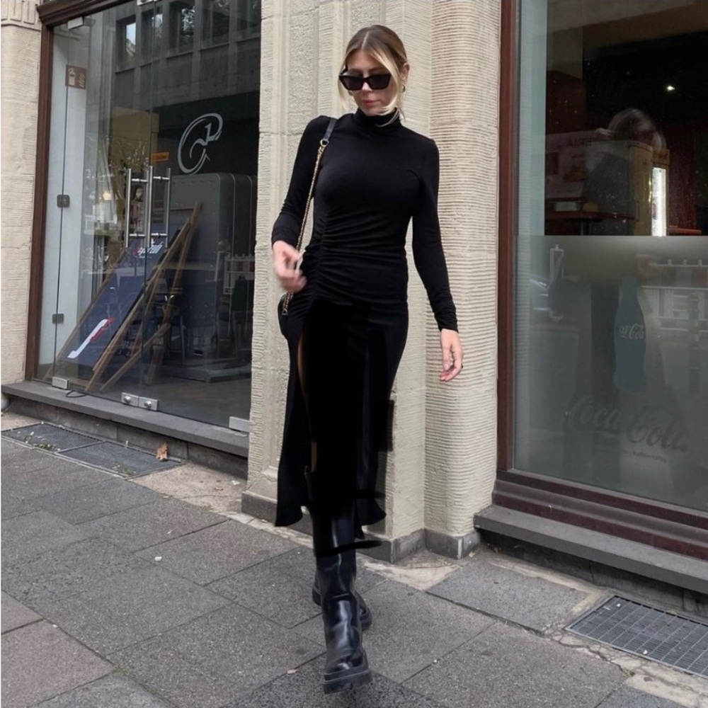 Zara Maxi Drees Black Slick long sleeve high neck Zippered back Classic Elegant